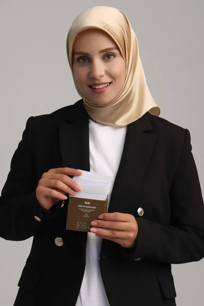 fsgaccessories_grip_on_hijab_tape_01.webp